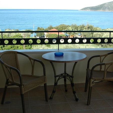 Hotel Patelis Poulithra Luaran gambar