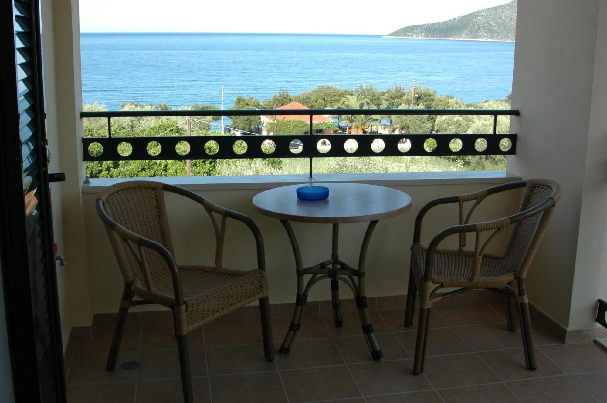 Hotel Patelis Poulithra Luaran gambar