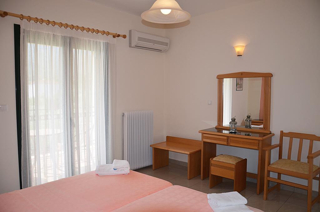 Hotel Patelis Poulithra Luaran gambar