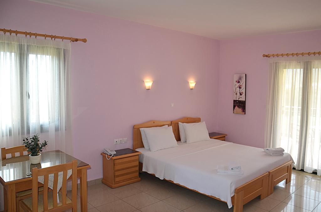 Hotel Patelis Poulithra Luaran gambar