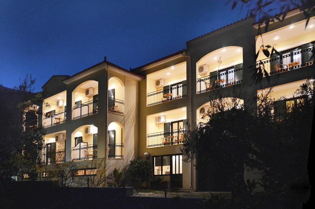 Hotel Patelis Poulithra Luaran gambar