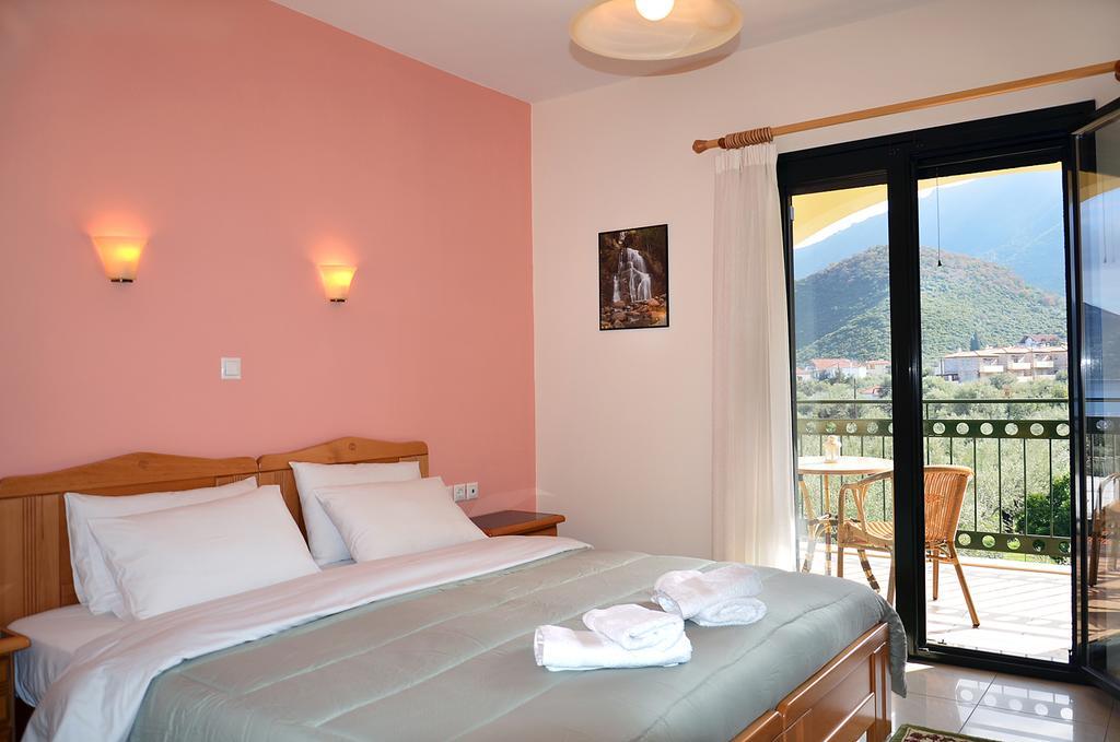 Hotel Patelis Poulithra Luaran gambar