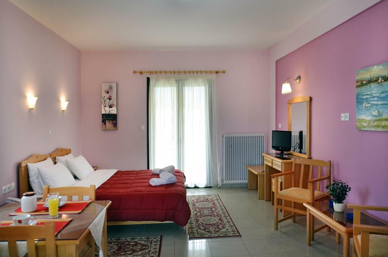 Hotel Patelis Poulithra Luaran gambar
