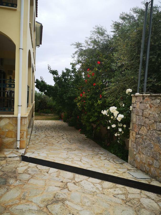 Hotel Patelis Poulithra Luaran gambar