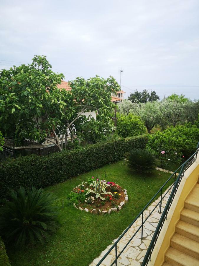 Hotel Patelis Poulithra Luaran gambar