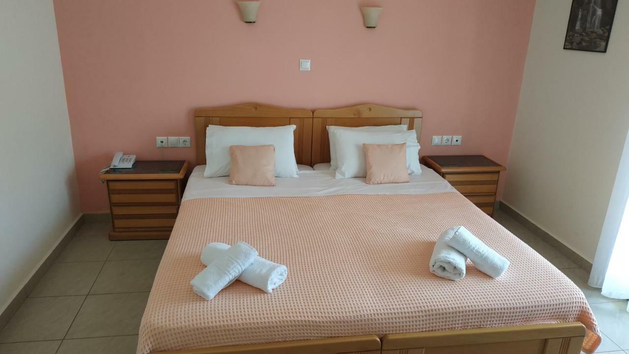Hotel Patelis Poulithra Luaran gambar